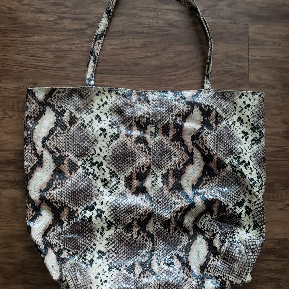 EUC Saks Fifth Avenue Tote